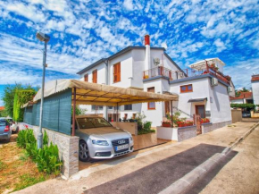 Apartments Fazana 765  Фажана